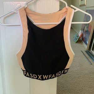 Sarah’s day white fox active sports bra size m